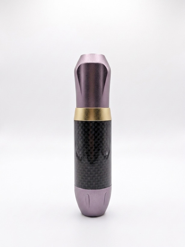قلم تتو پن طرح کربن و بدنه فلزی (Carbon Grip Pen Tattoo Machine)؛ دستگاه حرفهای تتو بدن و صورت